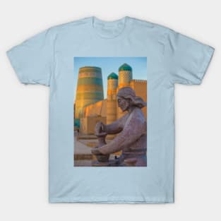 Uzbekistan. Khiva. Itchan Kala - Old City. T-Shirt